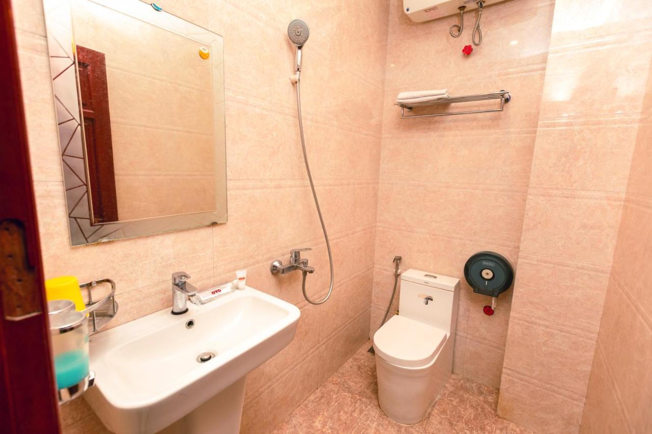 Oyo 653 Huong Thao Hotel Hanoi Buitenkant foto