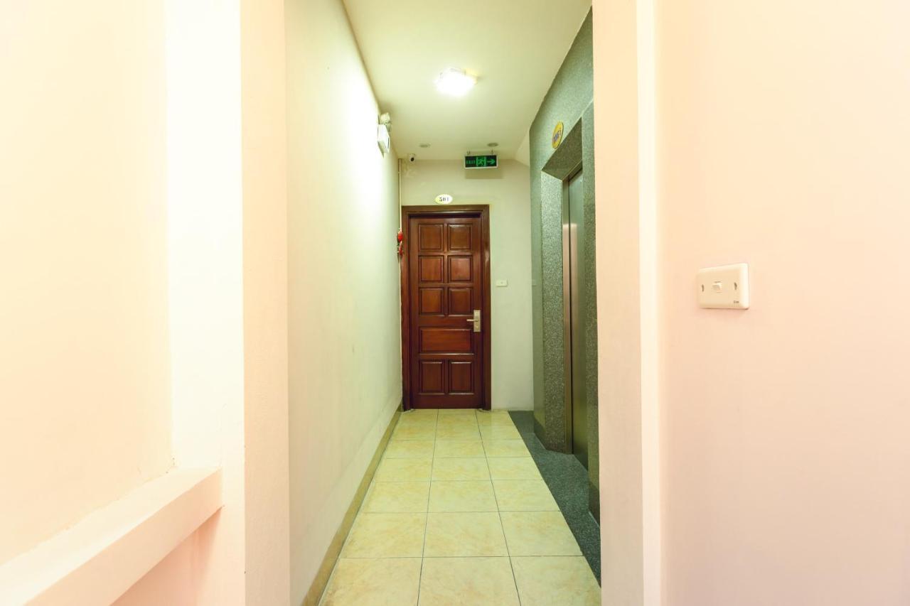 Oyo 653 Huong Thao Hotel Hanoi Buitenkant foto